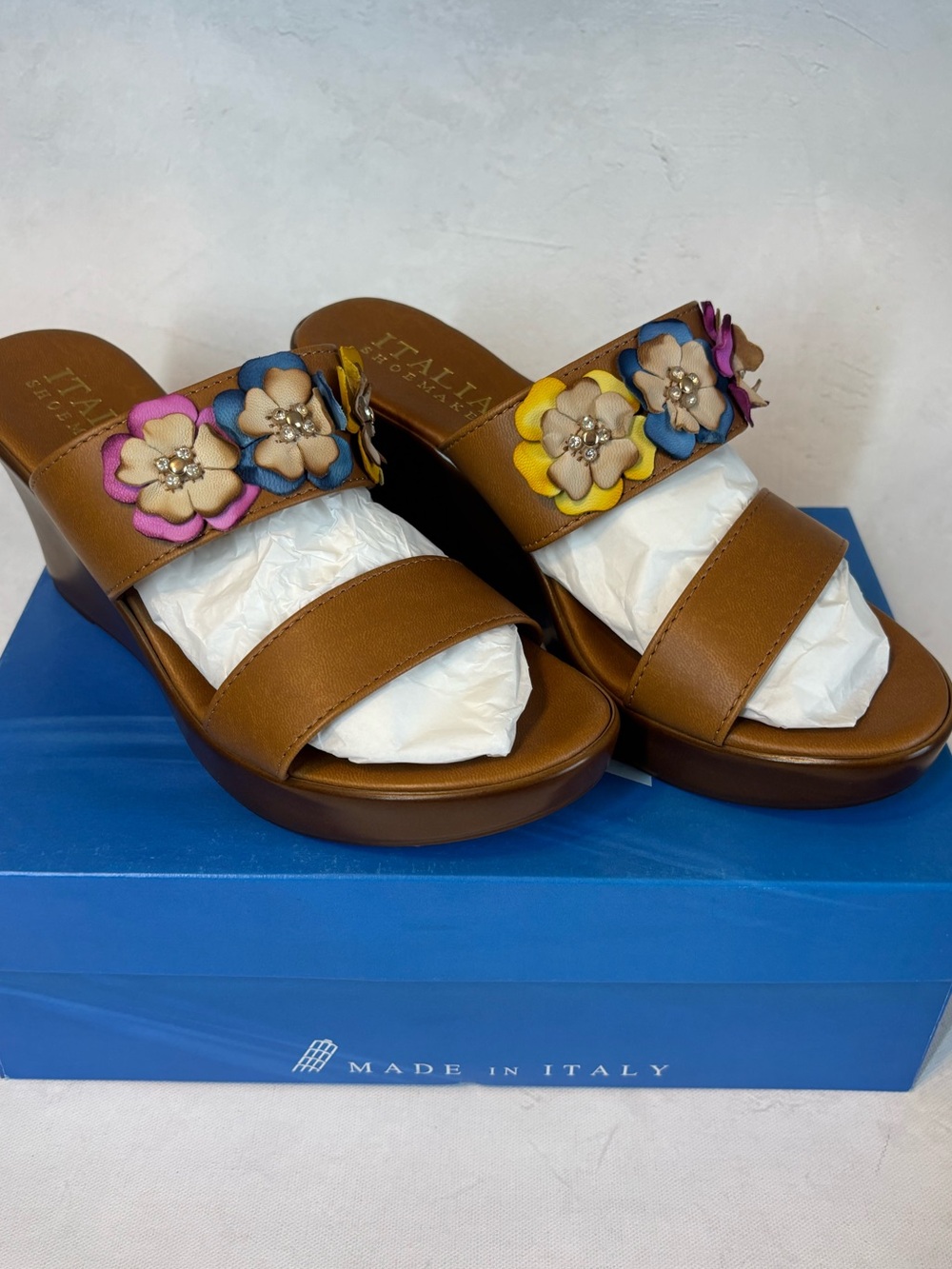 Italian Shoemakers Lolina Brown wedge Sandals with Floral Accents, 7, new